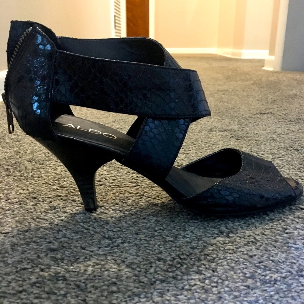 BLACK ALDO HEELS